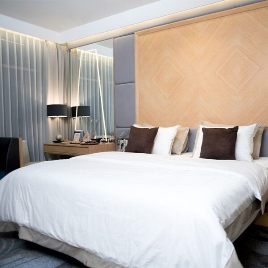 sprei putih untuk kamar rustic