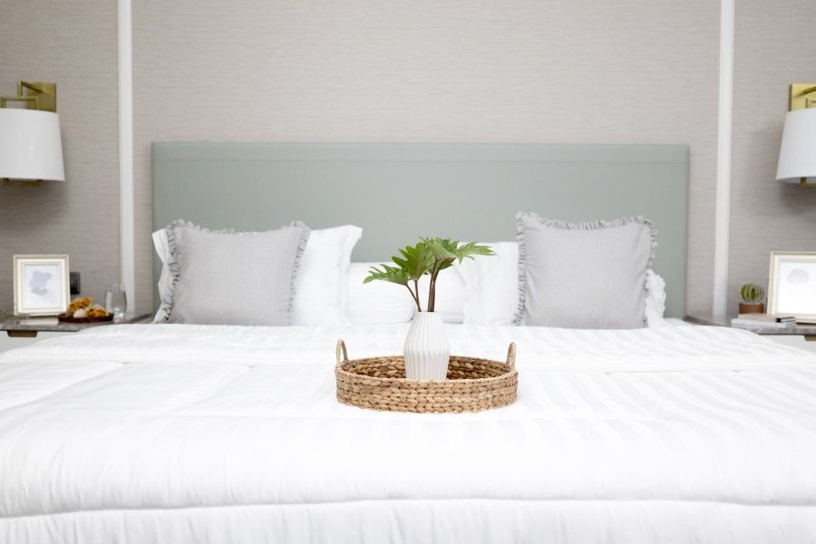 tren sprei monokrom