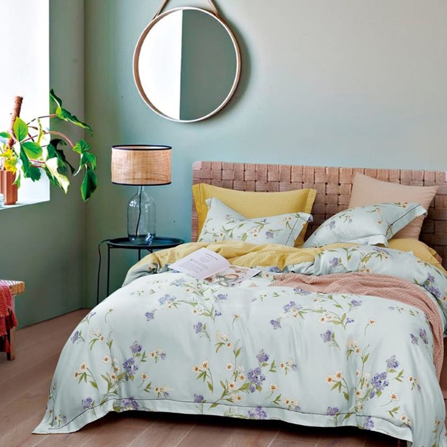 tren sprei motif bunga