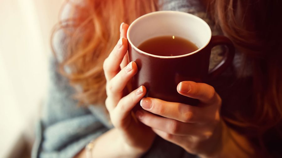 menghilangkan sakit kepala dengan teh dan kopi