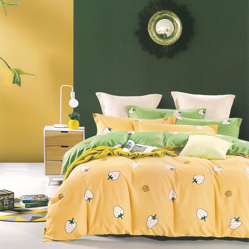 jual-set-sprei-bed-cover-yellow-berry-cotton-sateen.jpg